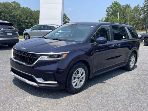 Used 2023 Kia Carnival LX FWD image 5