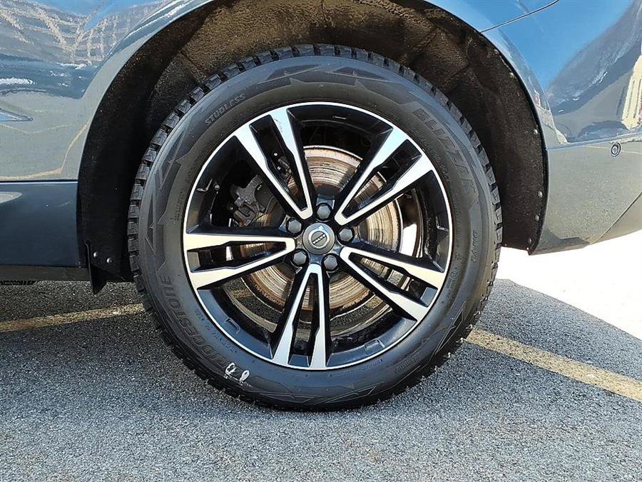 Used 2018 Volvo XC60 T6 Momentum w/ Convenience Package AWD/4WD image 14