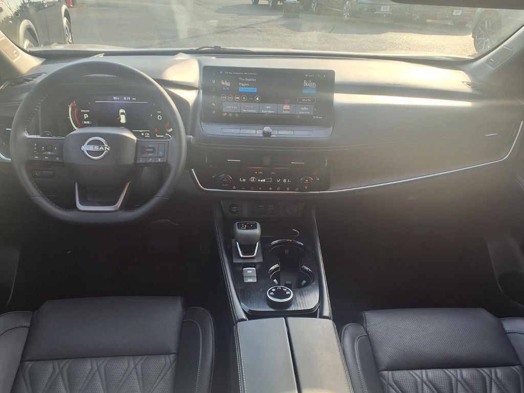 Used 2026 Nissan Rogue Platinum w/ Platinum Premium Package AWD/4WD image 3