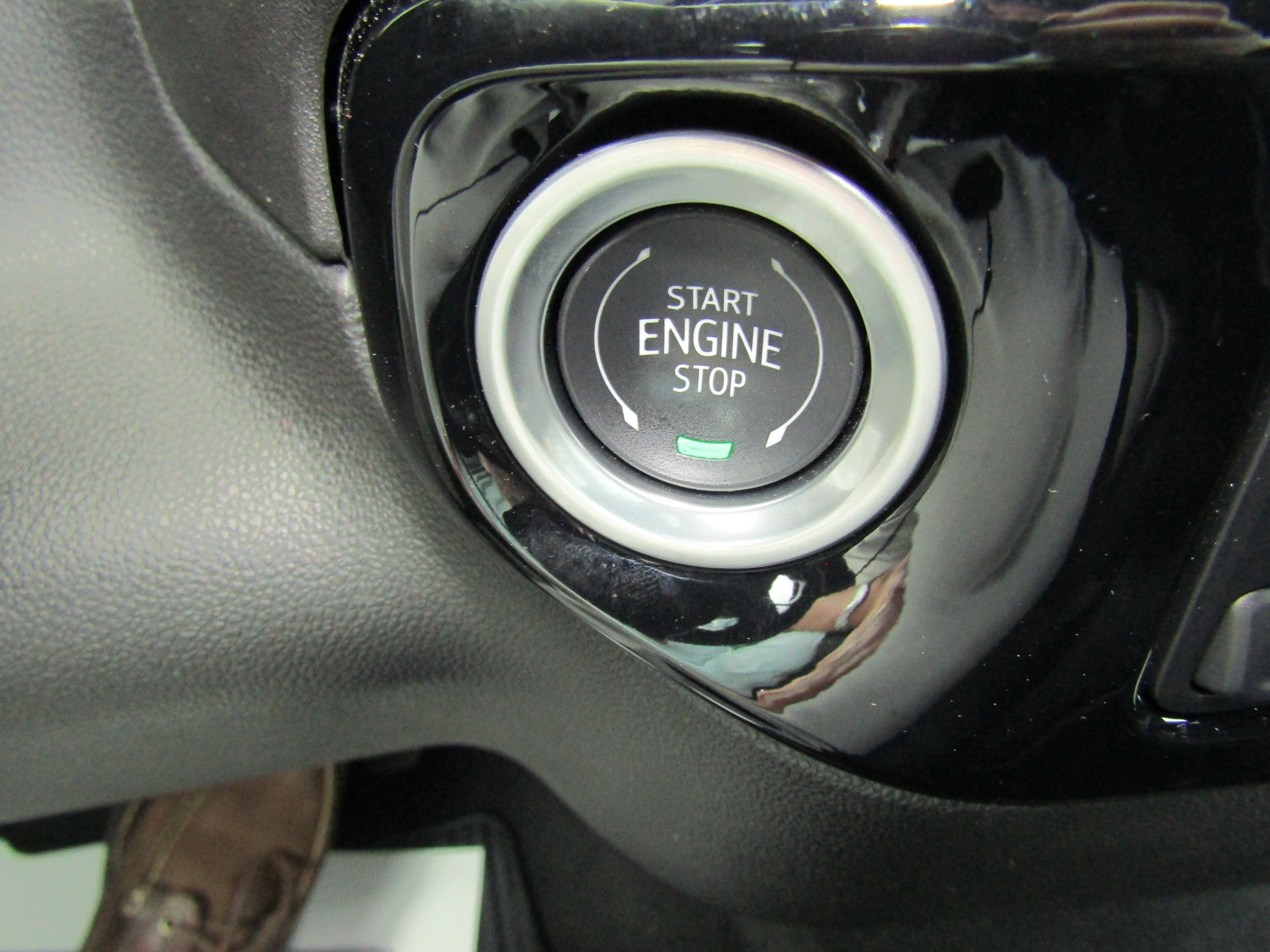 Used 2025 Chevrolet Silverado 1500 LT AWD/4WD image 35