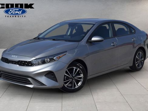 Used 2023 Kia Forte LXS FWD image 1