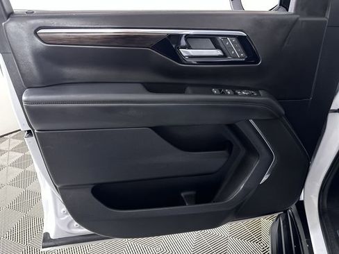 Used 2025 Chevrolet Tahoe LT AWD/4WD image 23