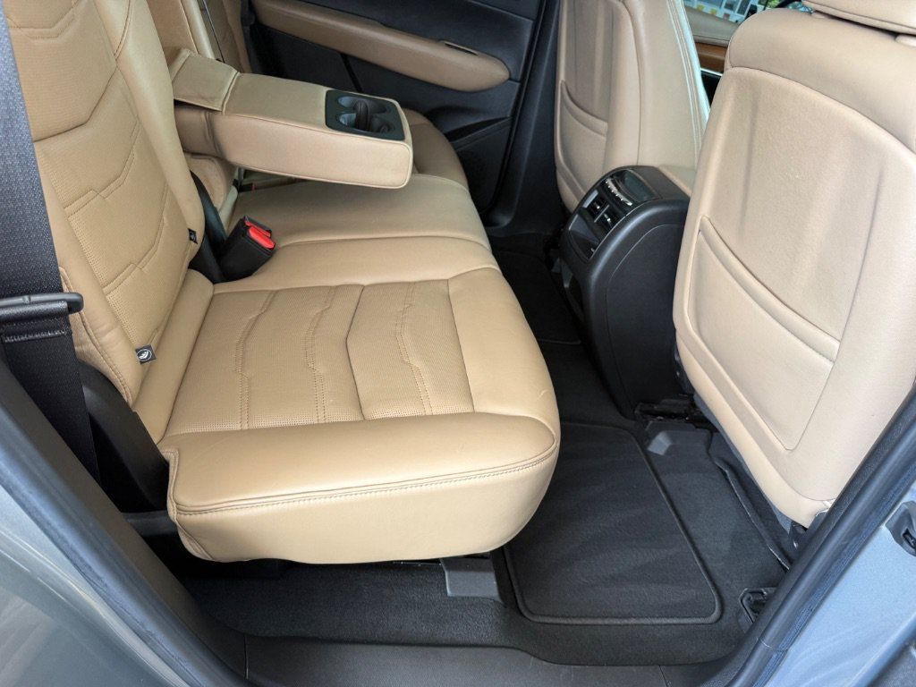 Used 2018 Cadillac XT5 Platinum w/ Driver Assist Package AWD/4WD image 42