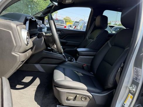 Used 2024 Chevrolet Colorado LT w/ LT Convenience Package II AWD/4WD image 10