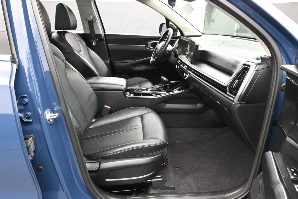 Used 2025 Kia Sorento S w/ Panoramic Sunroof Package FWD image 42