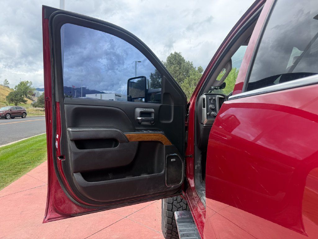 Used 2018 Chevrolet Silverado 2500 High Country w/ Duramax Plus Package AWD/4WD image 9