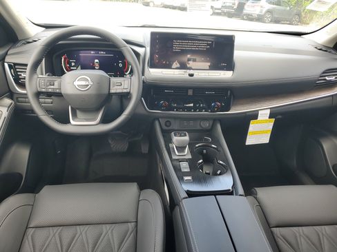 New 2025 Nissan Rogue Platinum image 12