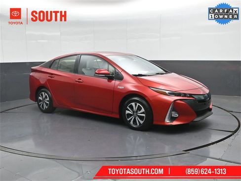 Used 2018 Toyota Prius Prime Advanced image 4