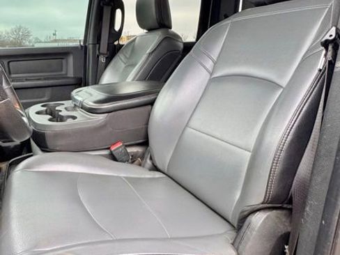 Used 2022 RAM 2500 Tradesman w/ Chrome Appearance Group image 10