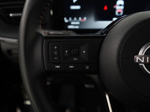 Used 2025 Nissan Kicks SR w/ Illumination Package image 16