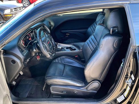 Used 2017 Dodge Challenger SRT Hellcat image 23