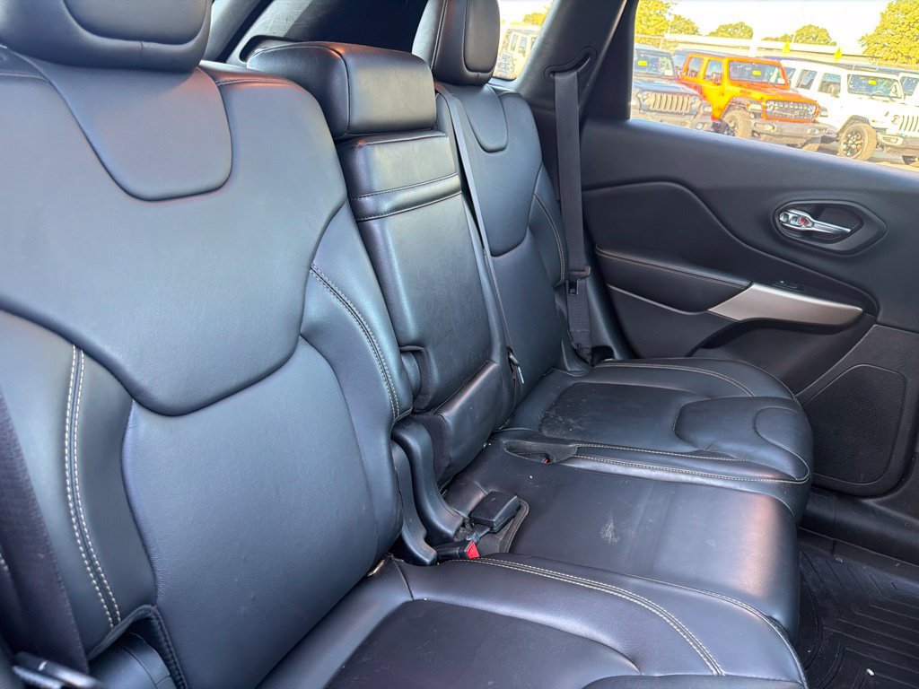 Used 2018 Jeep Cherokee Limited AWD/4WD image 24