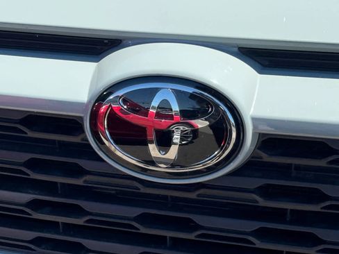 Used 2022 Toyota RAV4 XLE w/ Convenience Package AWD/4WD image 13