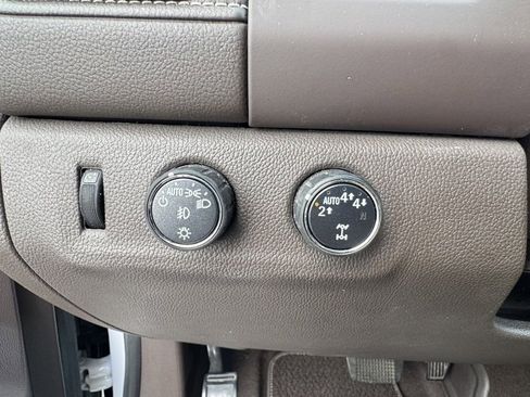 Used 2022 GMC Canyon Denali image 18