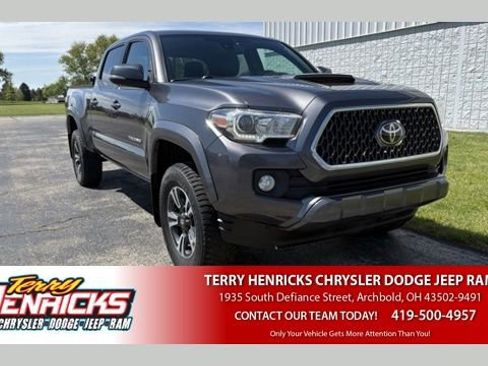 Used 2018 Toyota Tacoma TRD Sport AWD/4WD image 1