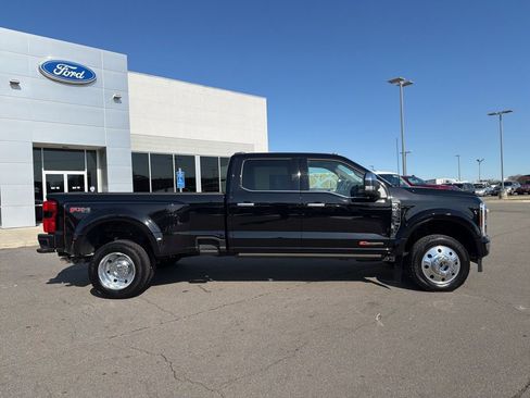 Used 2025 Ford F450 Platinum w/ Platinum Plus Package image 2