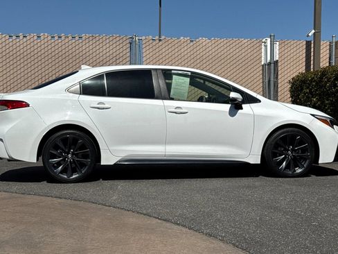 Used 2023 Toyota Corolla SE w/ SE Premium Package FWD image 3