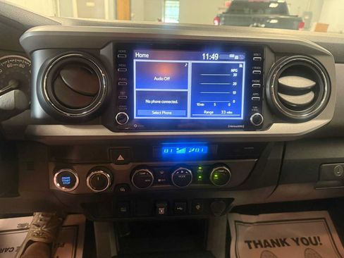 Used 2023 Toyota Tacoma TRD Sport AWD/4WD image 35