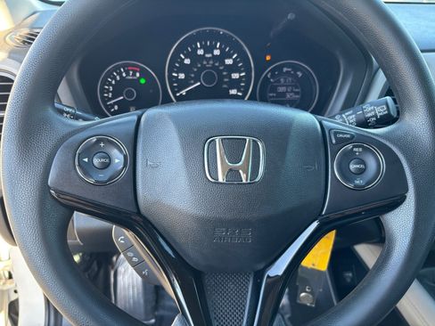 Certified 2020 Honda HR-V LX image 29