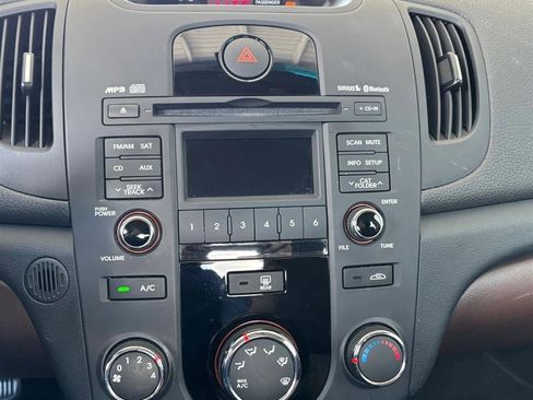 Used 2010 Kia Forte EX image 12