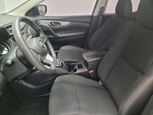 Used 2017 Nissan Rogue Sport S image 17