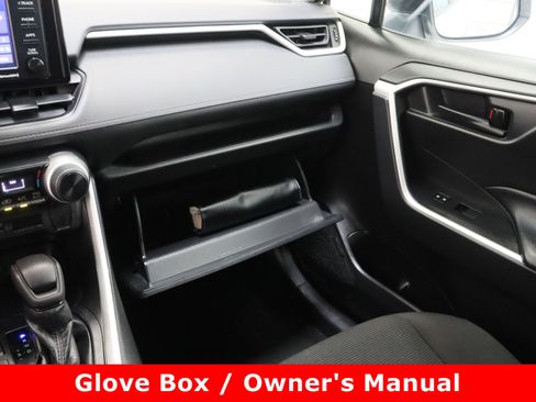 Certified 2020 Toyota RAV4 LE image 20