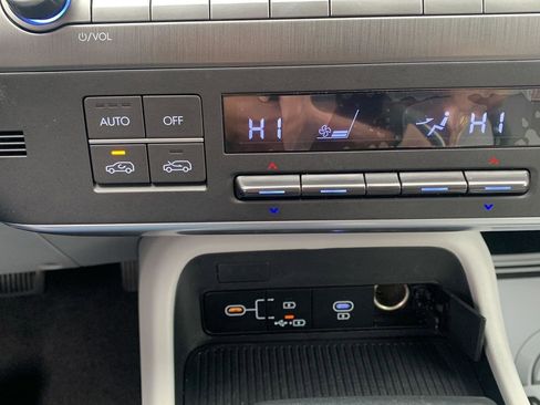 Used 2024 Hyundai Kona SEL image 8