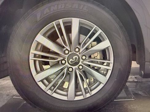 Used 2022 INFINITI QX80 Luxe w/ Cargo Package AWD/4WD image 10