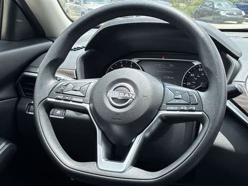Used 2024 Nissan Altima 2.5 SV FWD image 23