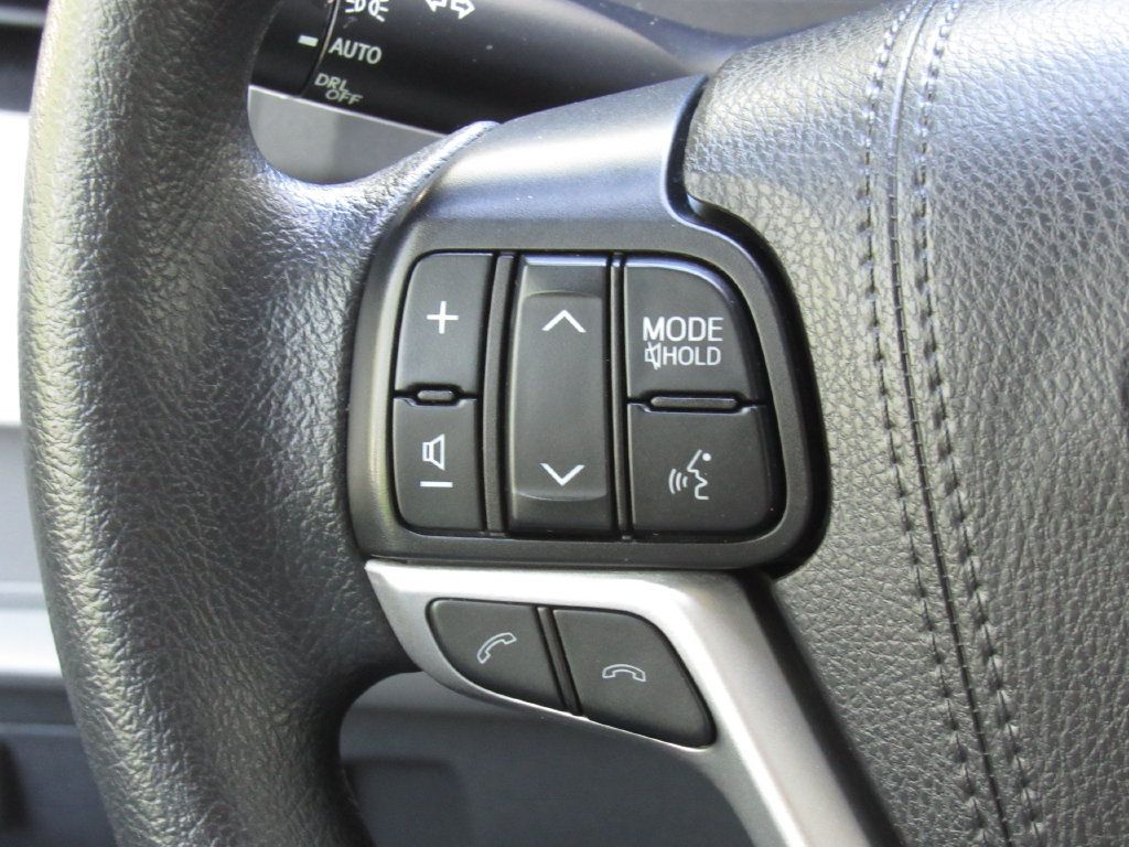 Certified 2020 Toyota Sienna L FWD image 22