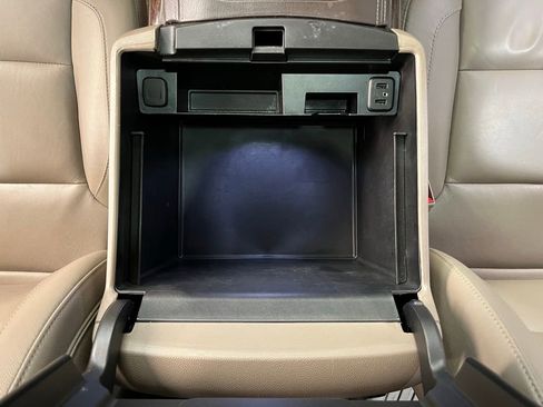 Used 2020 Chevrolet Suburban LT w/ Luxury Package image 25