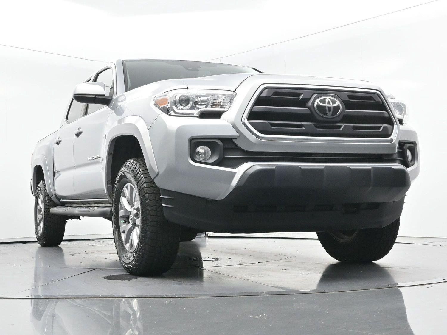 Used 2019 Toyota Tacoma SR5 AWD/4WD image 38