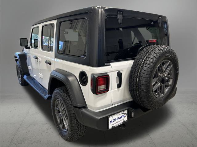 Used 2024 Jeep Wrangler Unlimited Sport AWD/4WD image 3