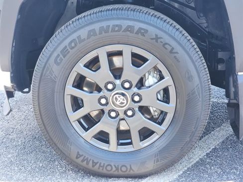 Used 2025 Toyota 4Runner SR5 AWD/4WD image 9