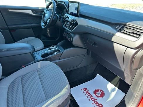 Used 2022 Ford Escape SE w/ Cold Weather Package image 14