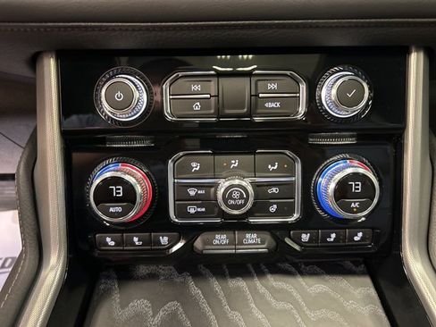 Used 2024 GMC Yukon Denali image 24
