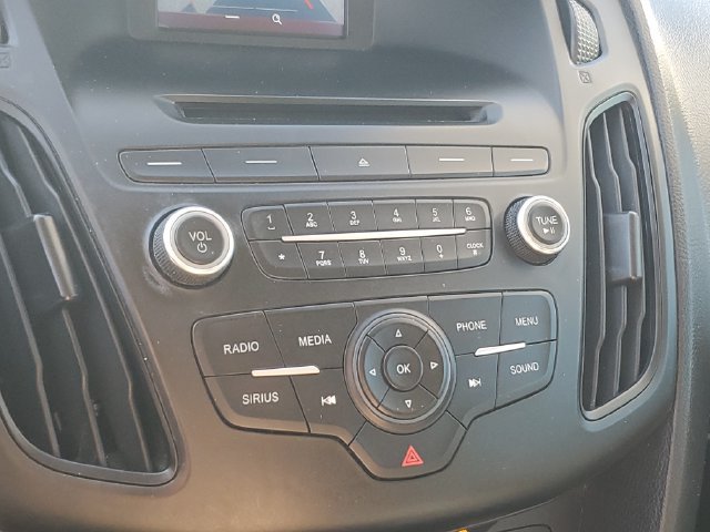 Used 2017 Ford Focus SE FWD image 26
