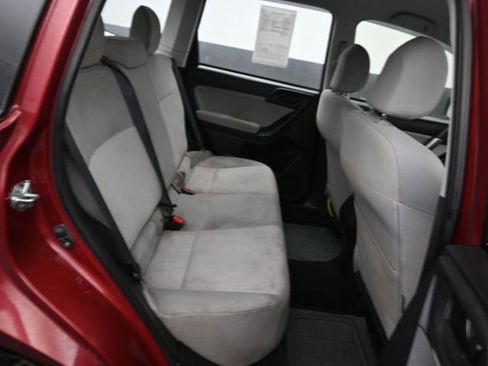 Used 2015 Subaru Forester 2.5i AWD/4WD image 8