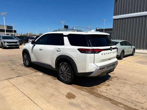 Used 2023 Nissan Pathfinder SL w/ SL Premium Package AWD/4WD image 2