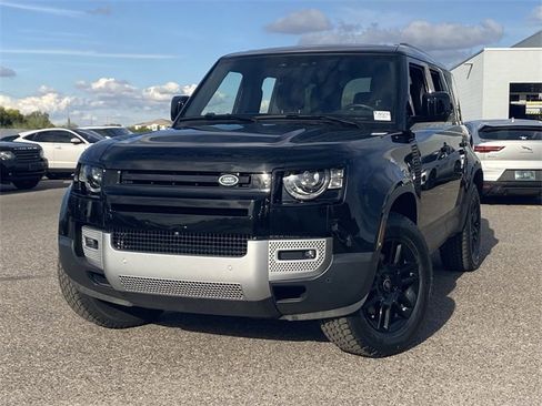 Used 2024 Land Rover Defender 110 S image 3