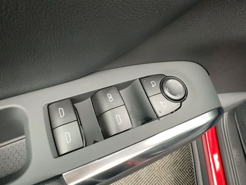 New 2026 Chevrolet Traverse LT w/ Sun and Wheel Package image 13