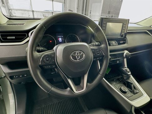 Certified 2022 Toyota RAV4 XLE Premium image 9