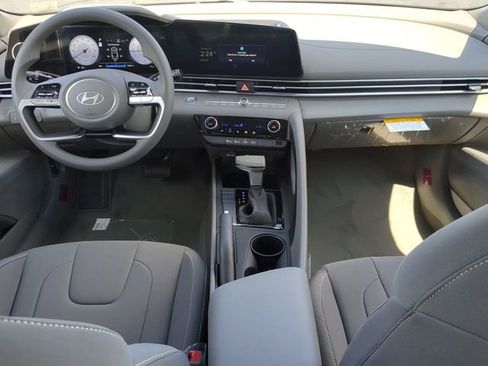Used 2024 Hyundai Elantra SEL image 13