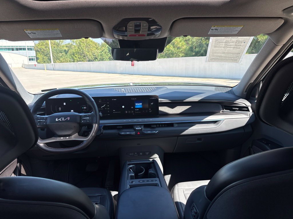 Used 2024 Kia EV9 Land w/ Towing Package AWD/4WD image 11