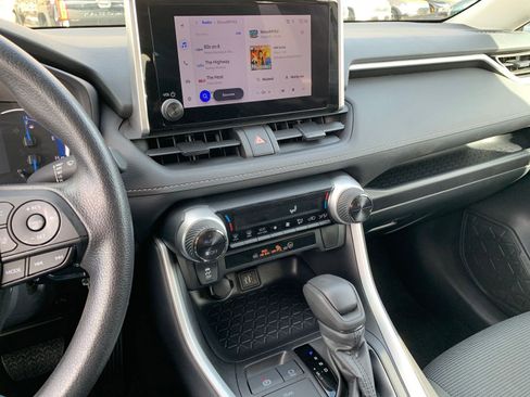 Used 2025 Toyota RAV4 LE image 18