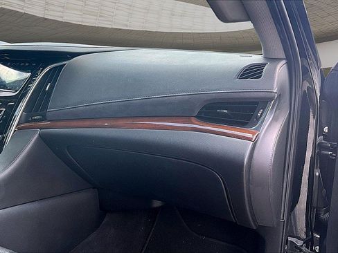 Used 2020 Cadillac Escalade Luxury RWD image 13