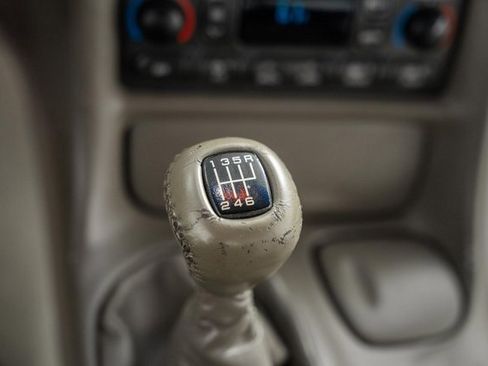 Used 2004 Chevrolet Corvette Convertible w/ Preferred Equipment Group image 27