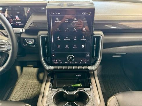 Used 2025 GMC Yukon Elevation w/ LPO, Floor Liner Package AWD/4WD image 23