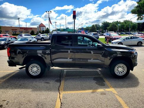 Used 2023 Chevrolet Colorado W/T RWD image 4