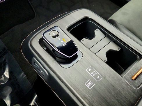 Used 2023 Nissan Ariya AWD image 15